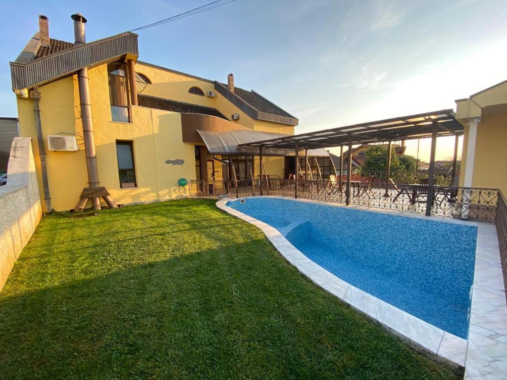 Pensiunea Imperial Targu Mures Exterior photo