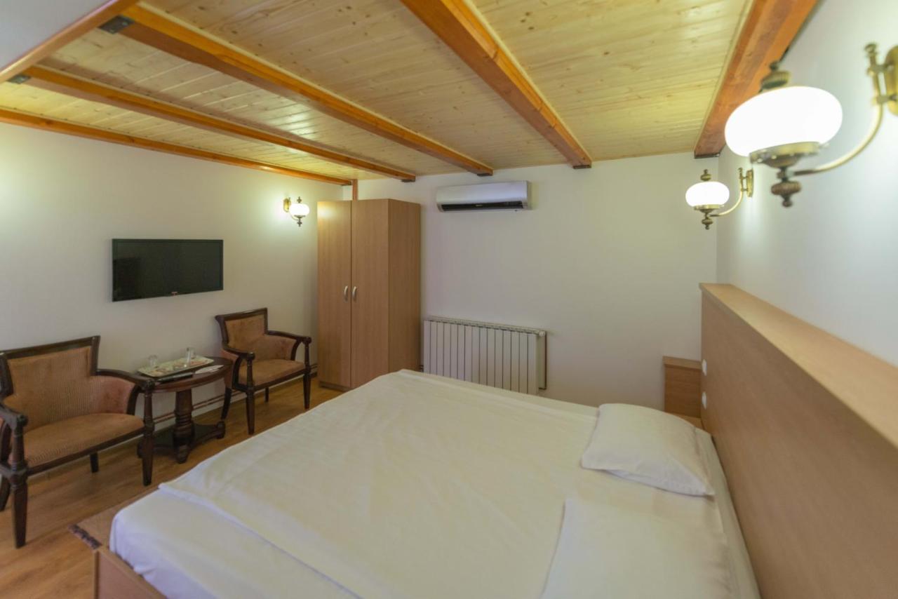 Pensiunea Imperial Targu Mures Exterior photo
